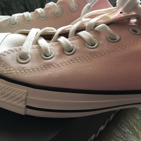 Converse Pink Ombré Sneakers - size 9 - Picture 4 of 9
